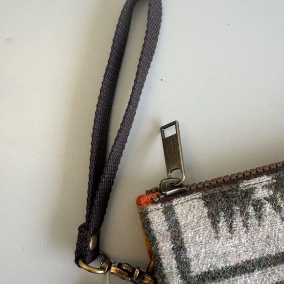 Pendleton Three Pocket Keeper Olive Wallet NWT - Picture 5 of 10